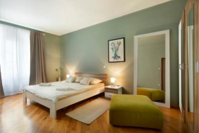 Elegant Art City Apartment
